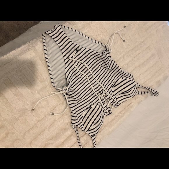 Lovers & Friends Stripe It Down One Piece - Picture 4 of 6